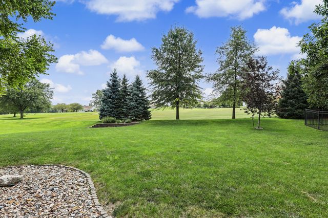 4975 Andrews Place, Pleasant Hill, IA 50327