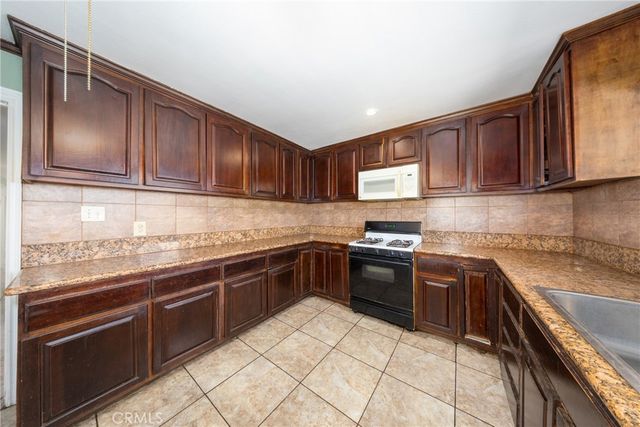 1047 Calaveras Avenue, Ontario, CA 91764