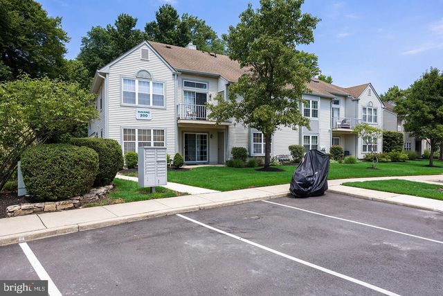 203-A HARWOOD CT, Mount Laurel, NJ 08054