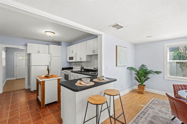 3313 PRICE, Tampa, FL 33611