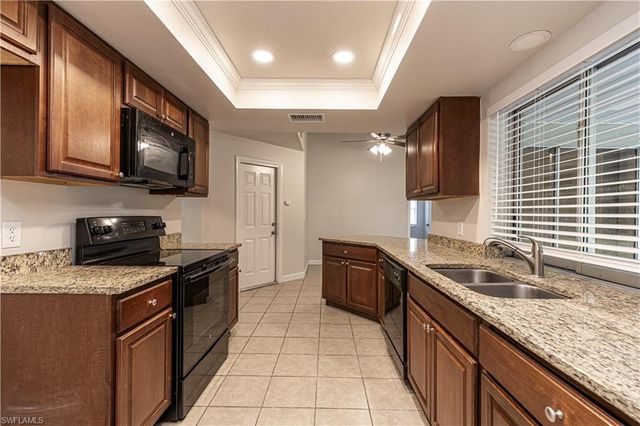 321 10th ST, Cape Coral, FL 33909