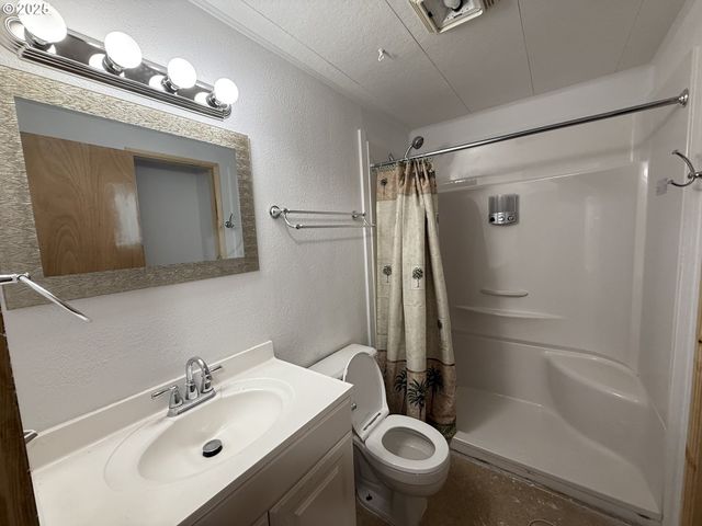 260 N 13TH Ave, Elgin, OR 97827