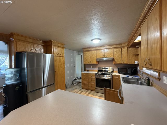 260 N 13TH Ave, Elgin, OR 97827