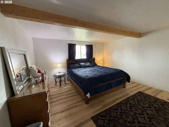 260 N 13TH Ave, Elgin, OR 97827