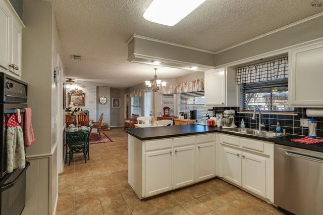 3008 CROMWELL AVENUE, Wichita Falls, TX 76309