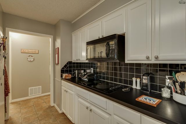 3008 CROMWELL AVENUE, Wichita Falls, TX 76309