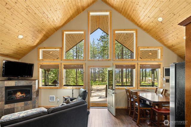 910 Bakers Road, Ronald, WA 98940