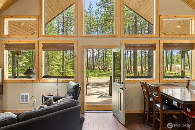 910 Bakers Road, Ronald, WA 98940