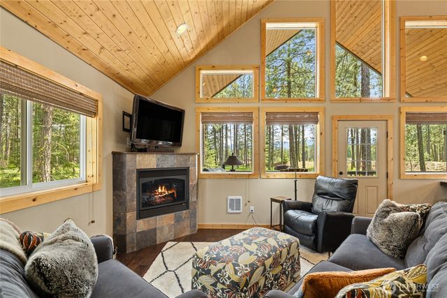 910 Bakers Road, Ronald, WA 98940