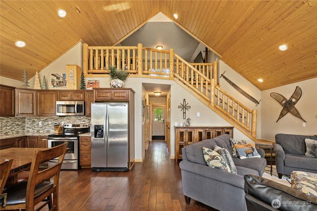 910 Bakers Road, Ronald, WA 98940