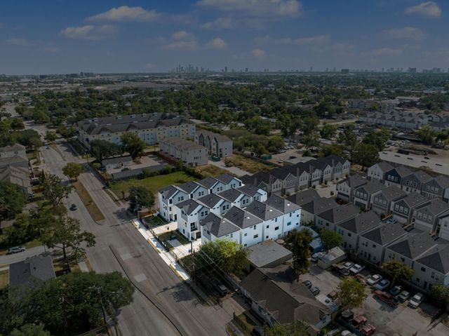 7723B Hammerly Boulevard, Houston, TX 77055