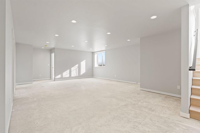 128 Paradise Blvd, Waterloo, IA 50701