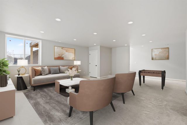 128 Paradise Blvd, Waterloo, IA 50701