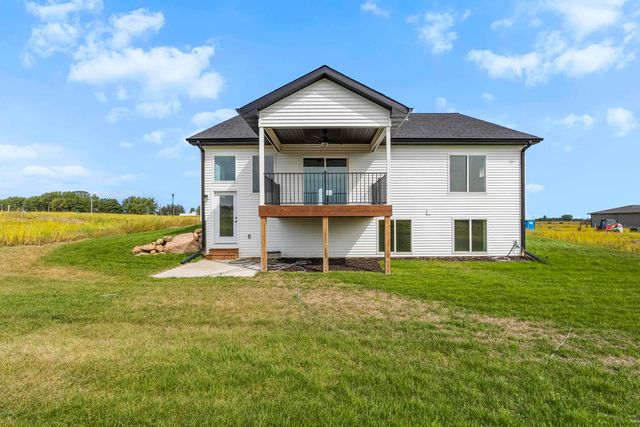 128 Paradise Blvd, Waterloo, IA 50701