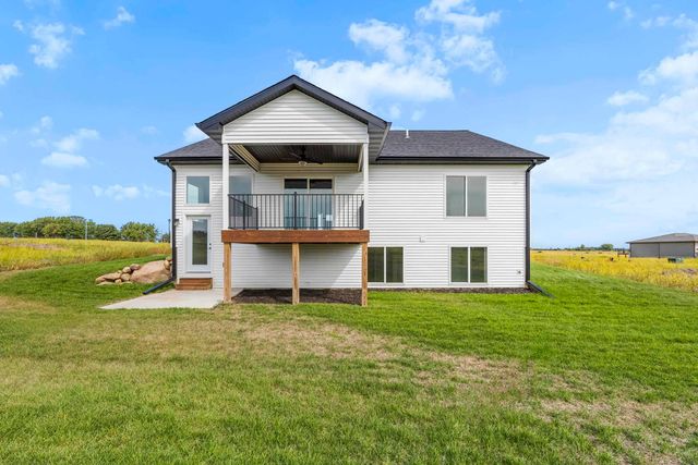128 Paradise Blvd, Waterloo, IA 50701