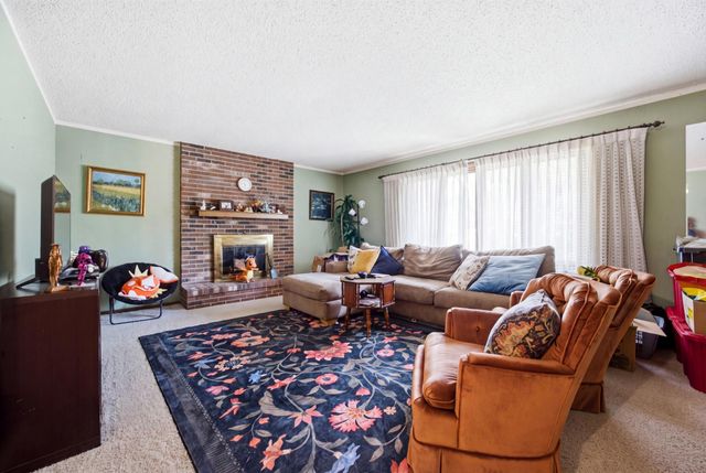 306 37th Avenue S, Moorhead, MN 56560