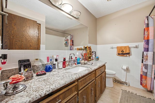 306 37th Avenue S, Moorhead, MN 56560