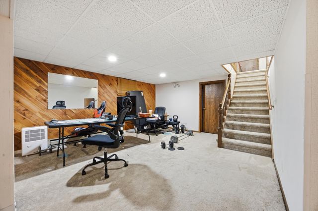 306 37th Avenue S, Moorhead, MN 56560
