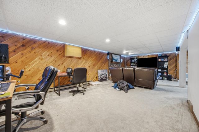 306 37th Avenue S, Moorhead, MN 56560