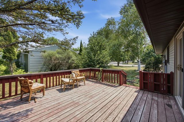 306 37th Avenue S, Moorhead, MN 56560