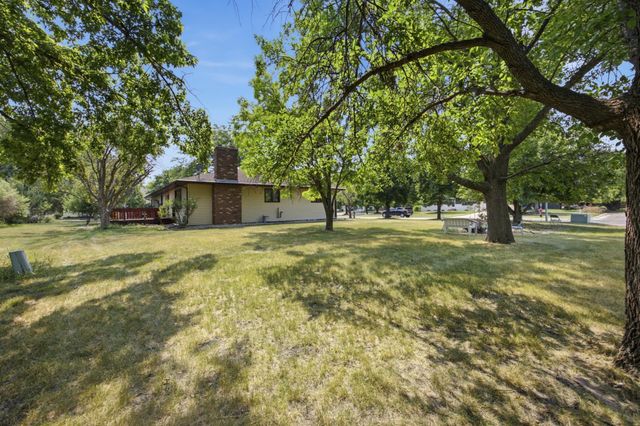 306 37th Avenue S, Moorhead, MN 56560