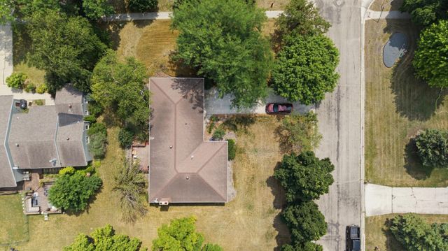306 37th Avenue S, Moorhead, MN 56560