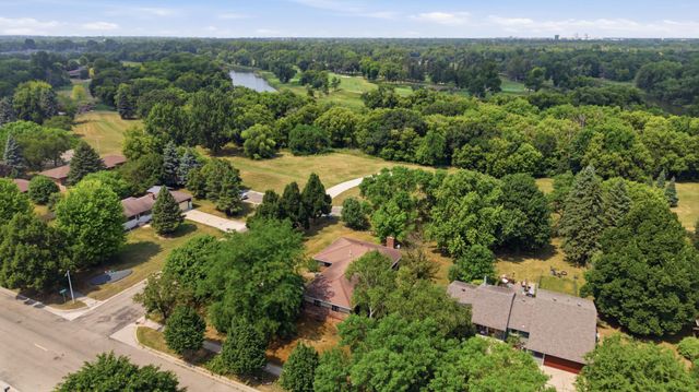 306 37th Avenue S, Moorhead, MN 56560