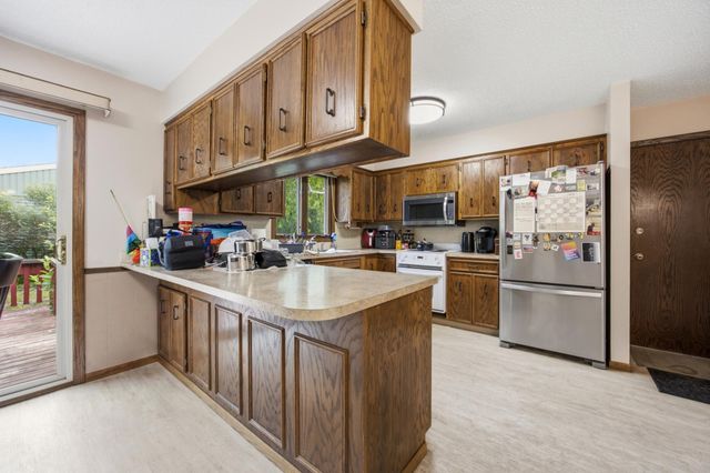 306 37th Avenue S, Moorhead, MN 56560