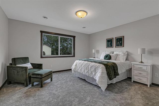 5815 Rivers Edge Drive, Saint Cloud, MN 56303