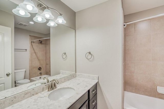 5102 Lagoon Court, Bacliff, TX 77518