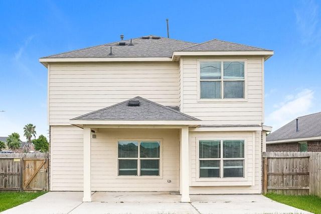 5102 Lagoon Court, Bacliff, TX 77518