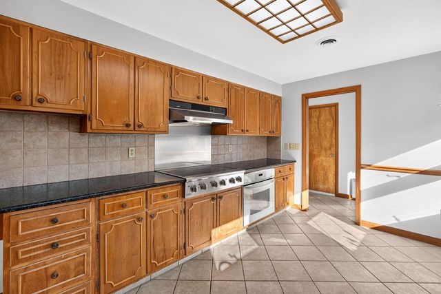 2 Captain Towne Road, East Sandwich, MA 02537