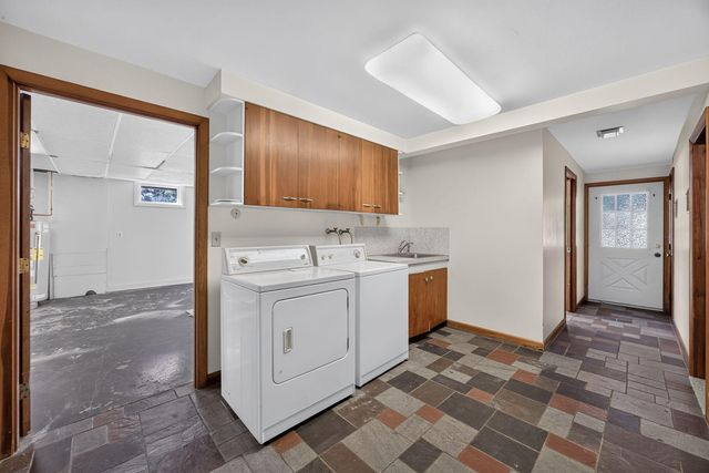2 Captain Towne Road, East Sandwich, MA 02537