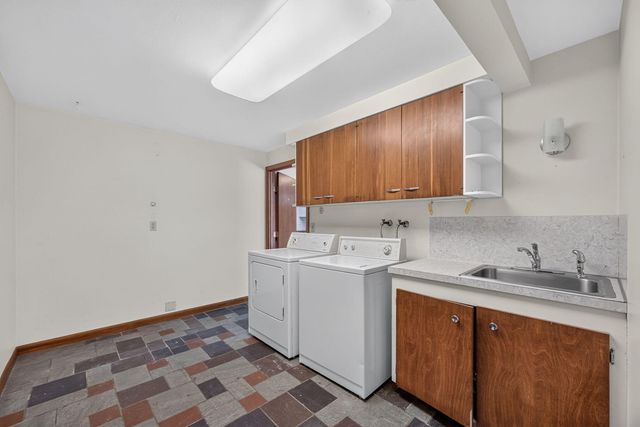 2 Captain Towne Road, East Sandwich, MA 02537