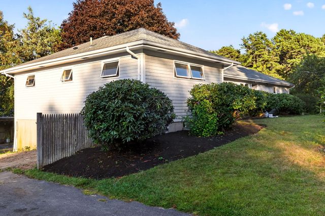 2 Captain Towne Road, East Sandwich, MA 02537
