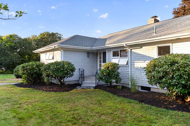 2 Captain Towne Road, East Sandwich, MA 02537