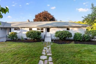 2 Captain Towne Road, East Sandwich, MA 02537