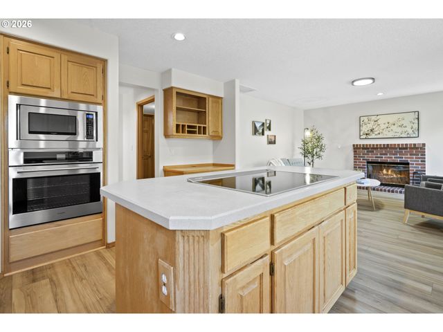 8144 Sw CORAL BELL Ct, Beaverton, OR 97008