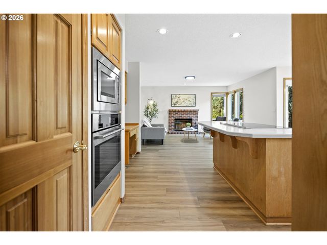 8144 Sw CORAL BELL Ct, Beaverton, OR 97008