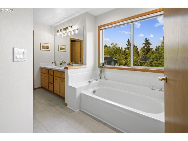 8144 Sw CORAL BELL Ct, Beaverton, OR 97008