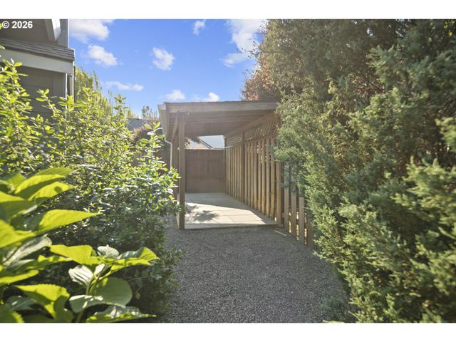 8144 Sw CORAL BELL Ct, Beaverton, OR 97008