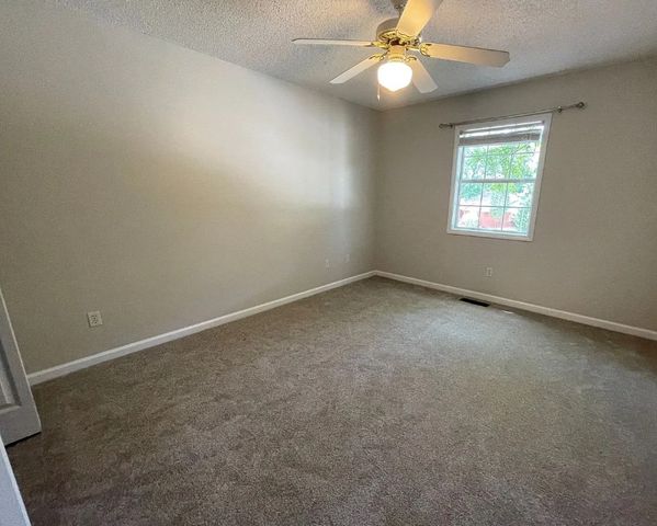 114 Candle Brook Dr, Dothan, AL 36303