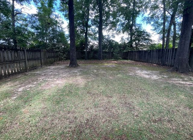 114 Candle Brook Dr, Dothan, AL 36303
