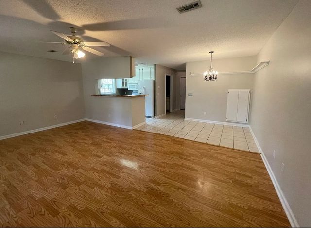 114 Candle Brook Dr, Dothan, AL 36303