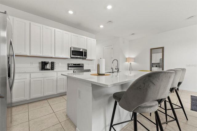 835 LONGBOAT DRIVE, Davenport, FL 33896