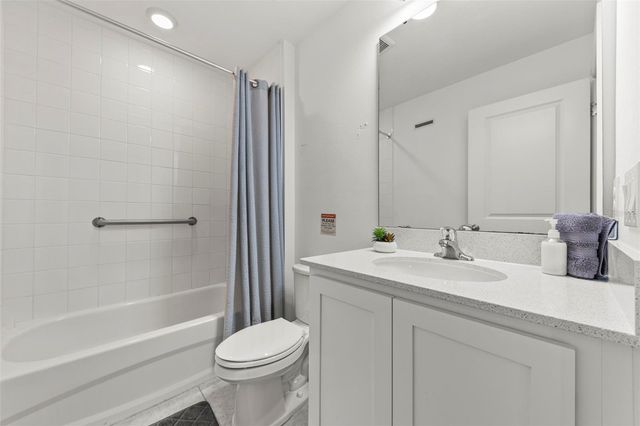 835 LONGBOAT DRIVE, Davenport, FL 33896