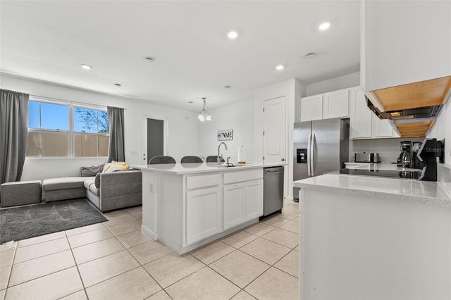 835 LONGBOAT DRIVE, Davenport, FL 33896