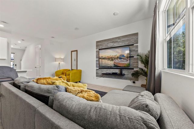 835 LONGBOAT DRIVE, Davenport, FL 33896