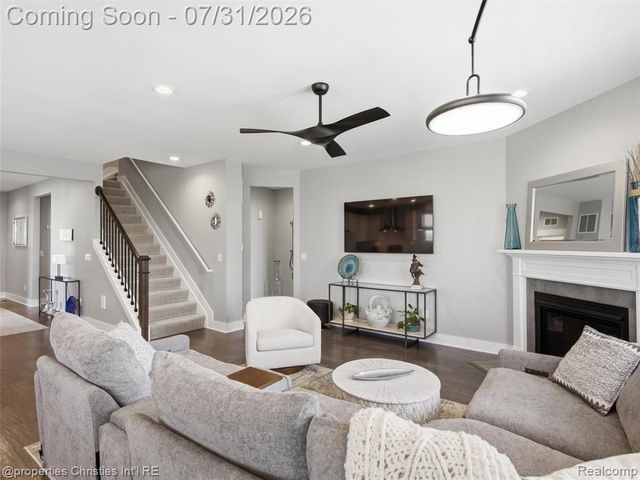 2290 Monte Vista Court, Lake Orion, MI 48360
