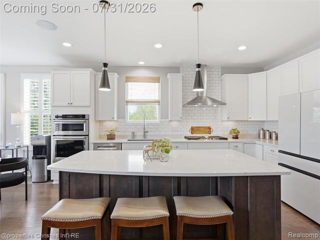 2290 Monte Vista Court, Lake Orion, MI 48360